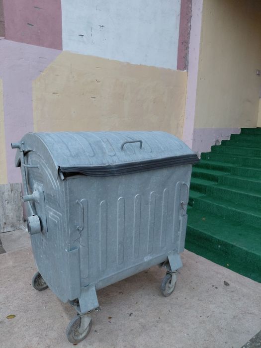 Vănd pubele zincate 1100 litri