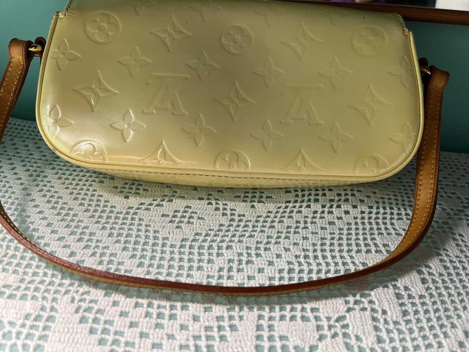 Дамска кожена чанта loui vuitton malibu street bag