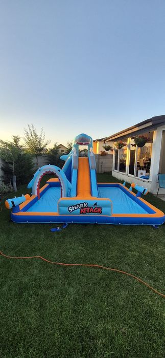 Topogan gonflabil de închiriat