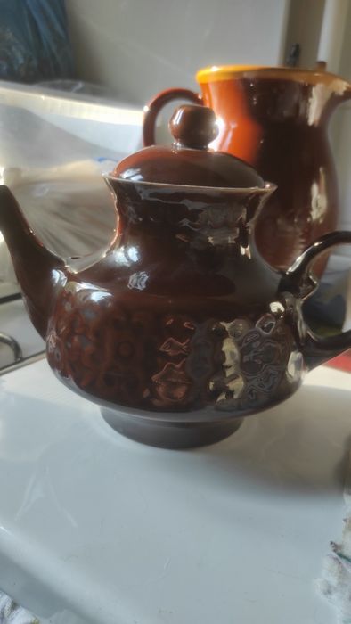 Глиняная посуда продаётся