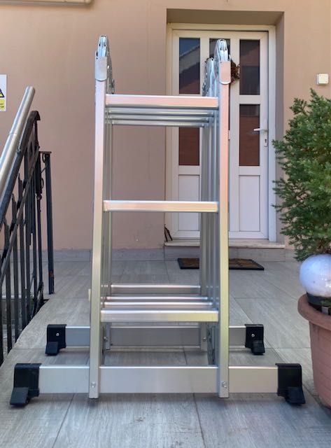 Scara multifunctionala cu balama
