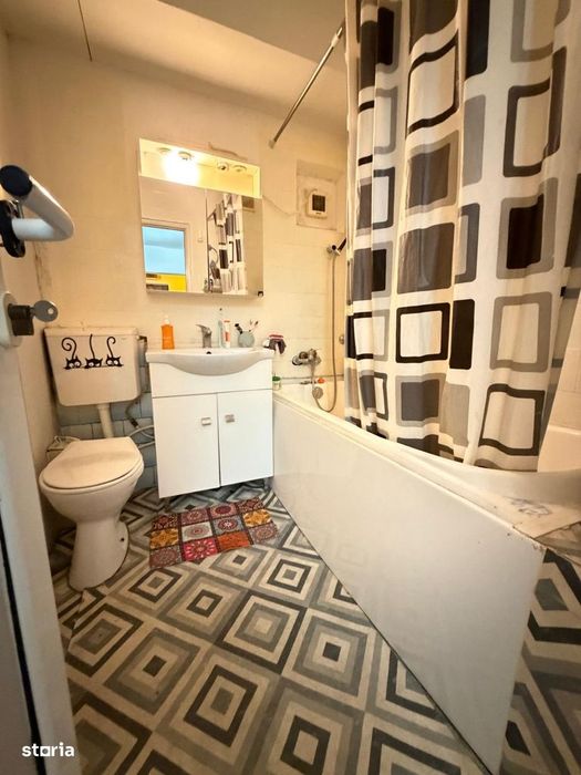 3 camere 2 bai 76mp etaj intermediar bloc pe cadre zona Nicolina