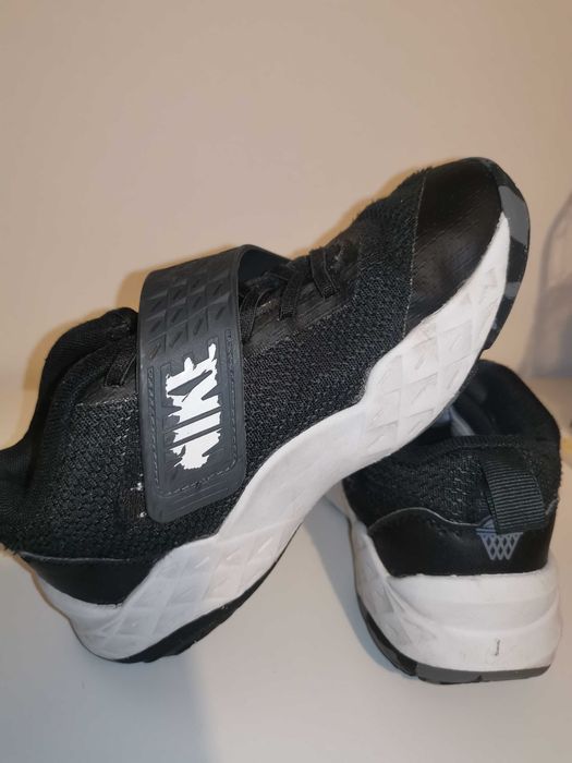 Pantofi sport Nike mărime 33