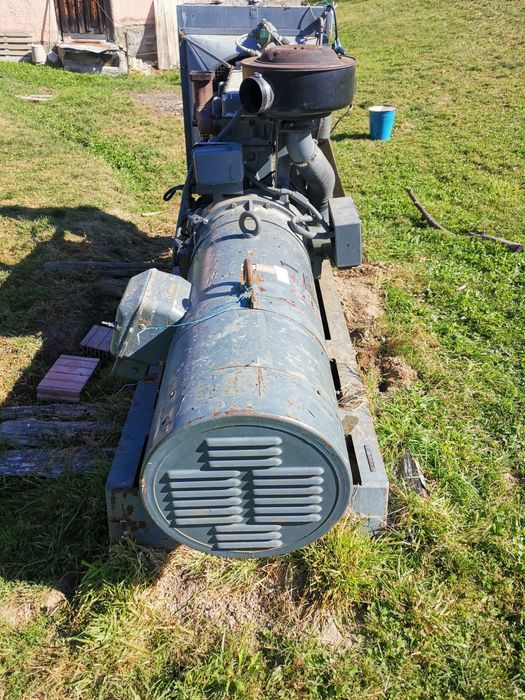 Vând generator 380V