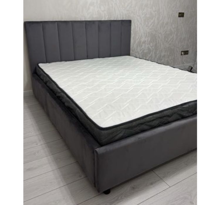 Продам кровать с матрасом