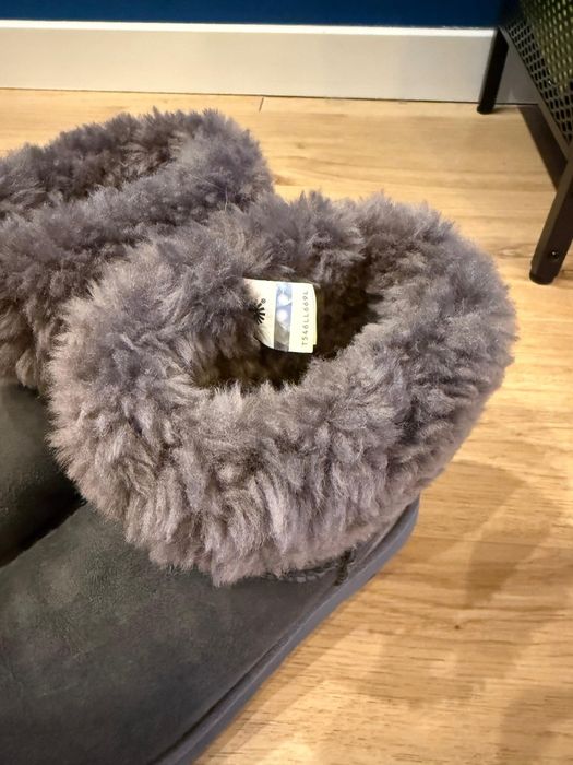 Ghete UGG originale din piele întoarsă gri, stare foarte bună