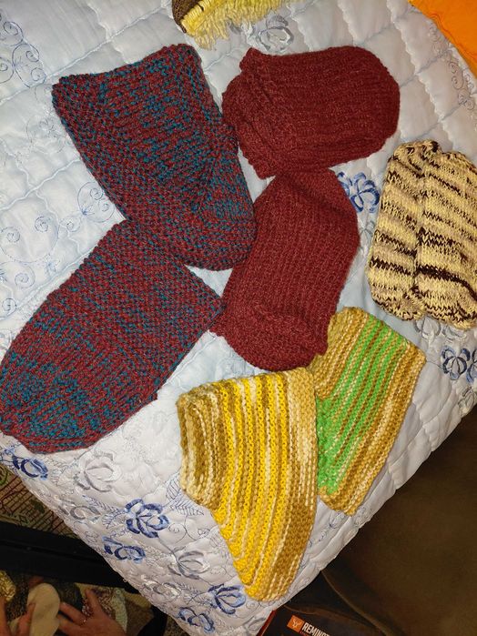 Вълнени плетени чорапи