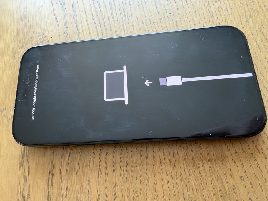 iPhone 16 pro - за части