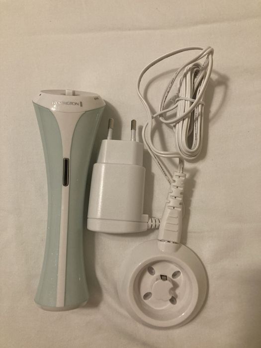 Четка за почистване на лице Remington FC 1000