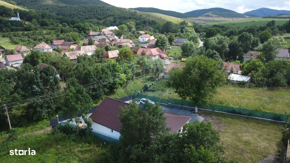 Casa finalizata recent, 2.800 mp teren Livada - Petresti de Jos