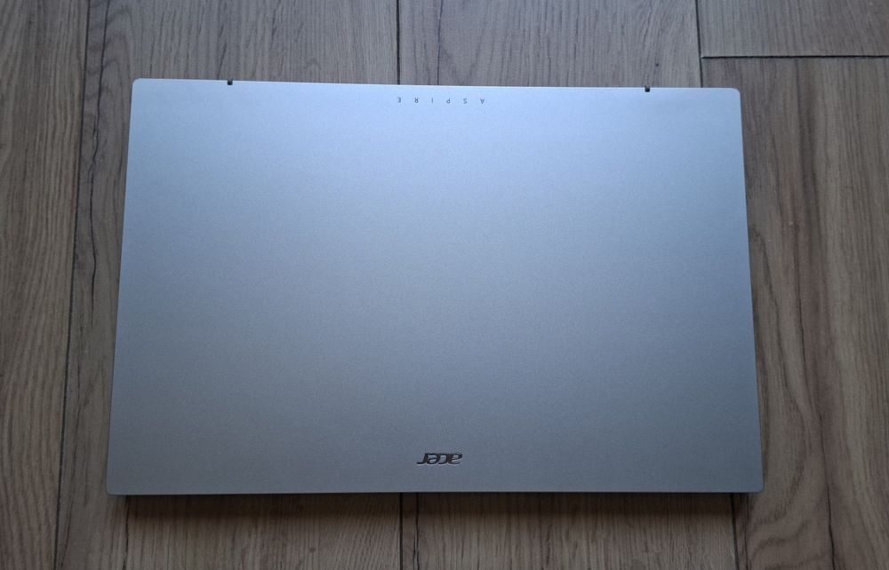 15.6' IPS Acer Aspire AMD Ryzen 5 7520U/16GB DDR5/512GB SSD/AMD Radeon 610M