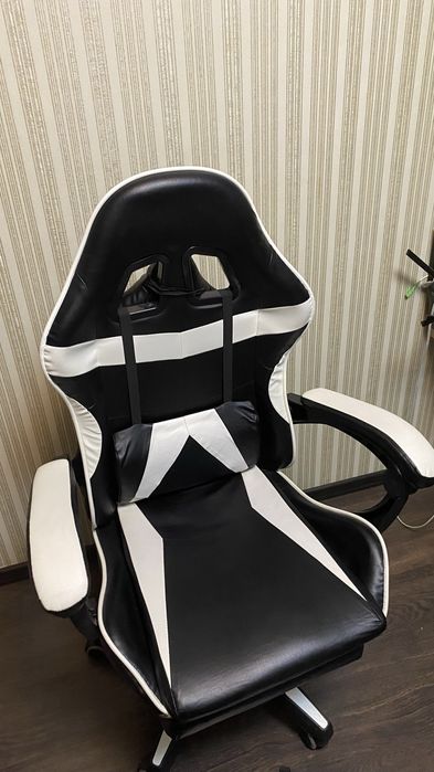 ПРОДАМ игровой стул