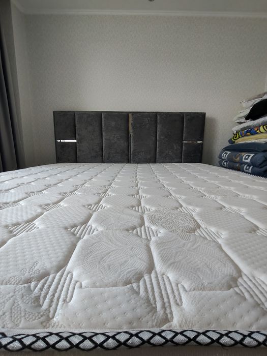 Диван двух спальный