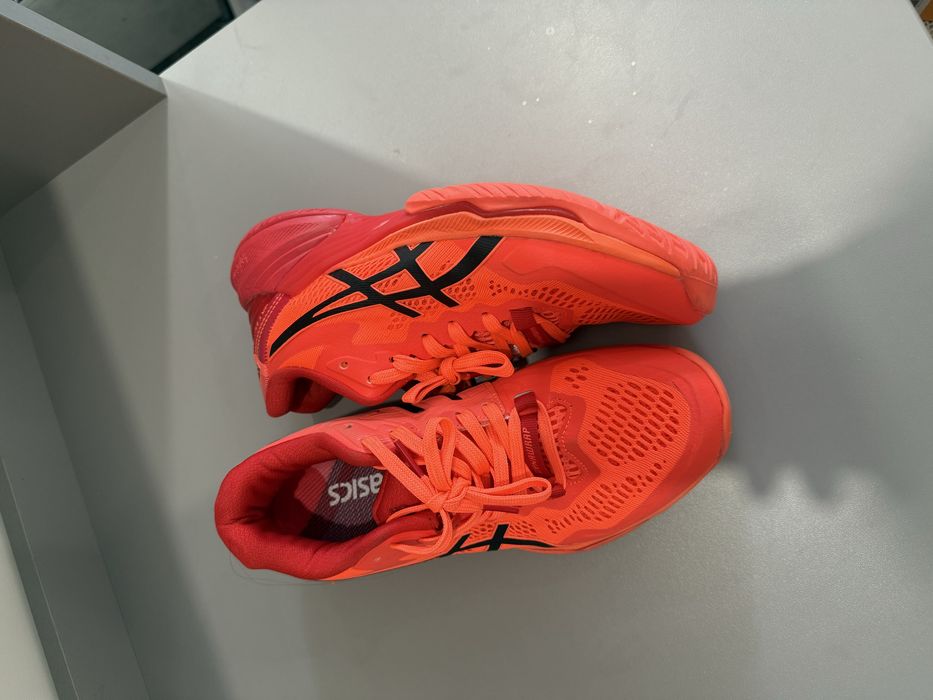 Продам кроссовки для волейбола