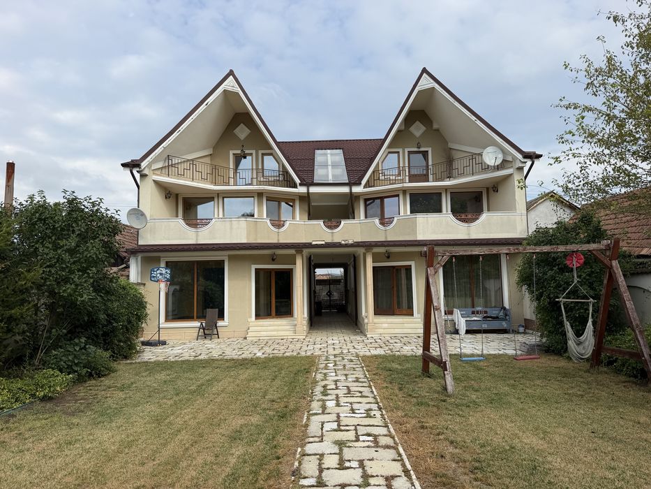 vand sau inchiriez casa in SANGEORGIU DE MURES