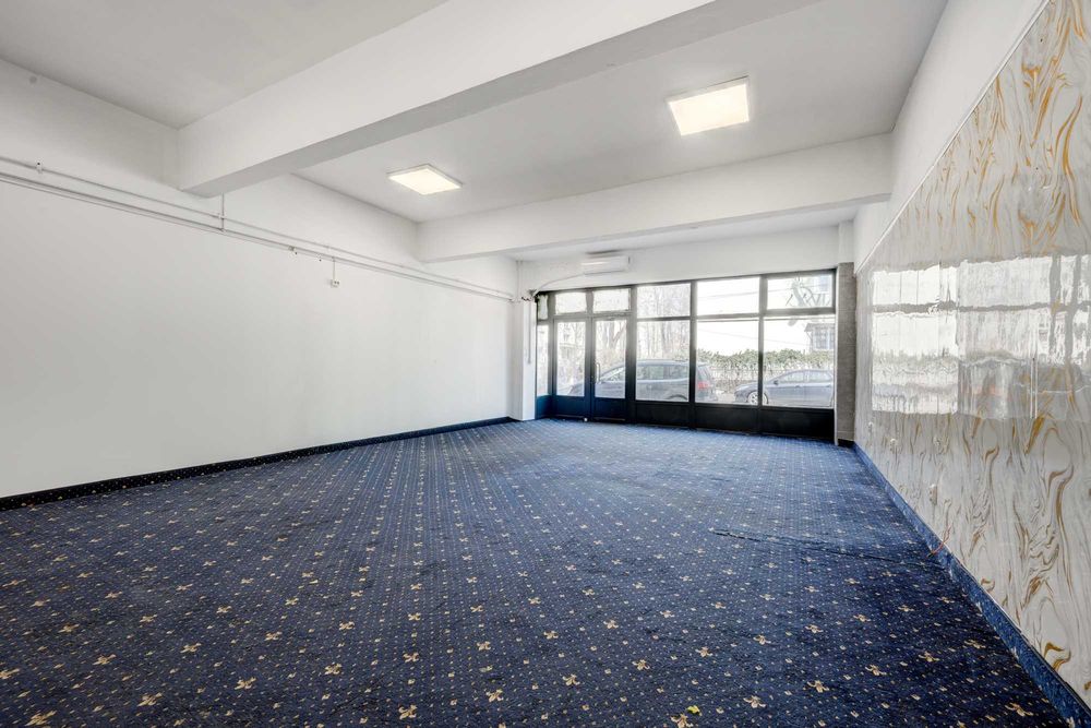 Spatiu comercial stradal 63 m.p. in Complex Baicului stradal
