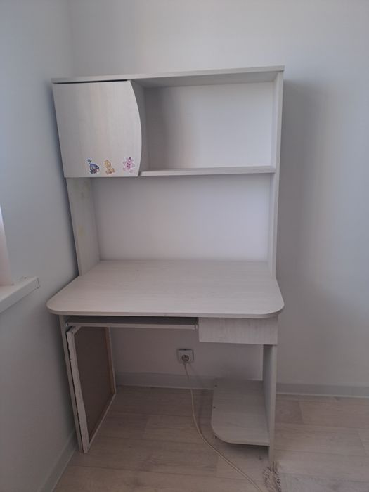 Продам компьютерный стол