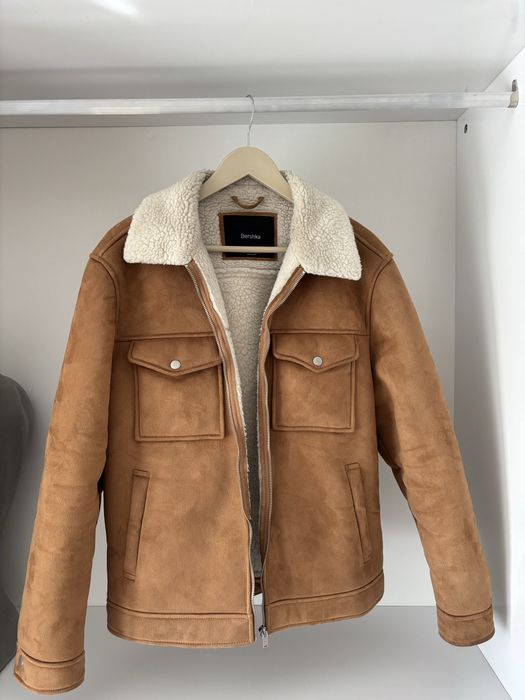Vând geaca de bărbați bershka