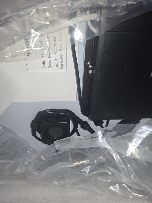 Кръгло LED огледало за баня Ф60/80 см, bluetooth обезпотяване дървесна