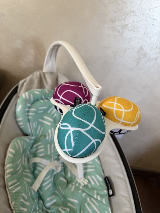 Продавам 4moms MamaRoo