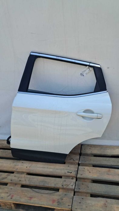 usa stanga fata / spate alba Nissan Qashqai J11