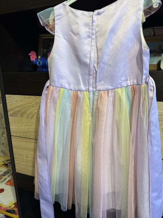 Продаю платье на девочку