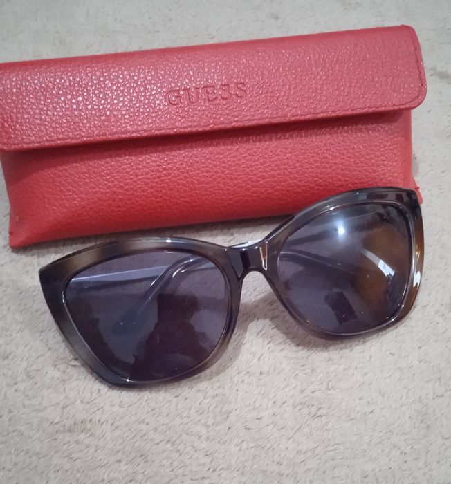 Слънчеви очила Guess