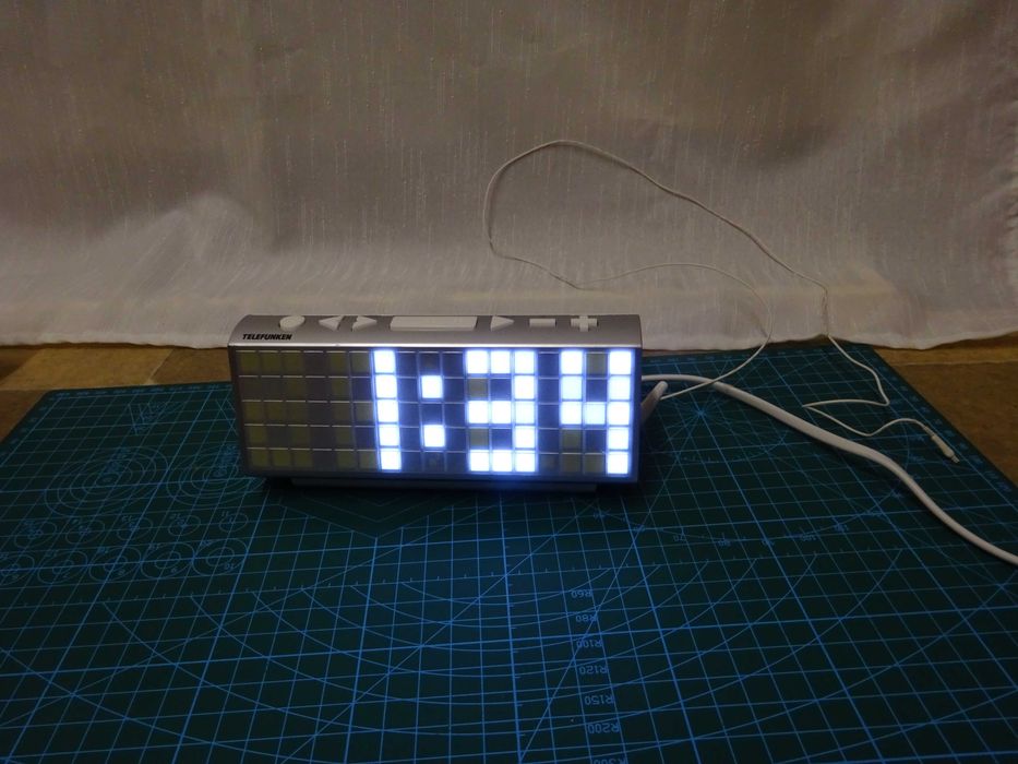 Aparat radio cu ceas Telefunken R1007