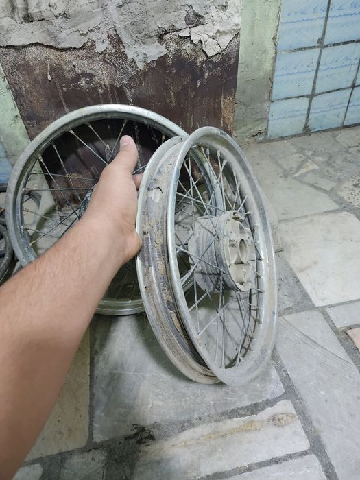 2 ta diska hamda damkrat sotiladi narxini kelishamiz