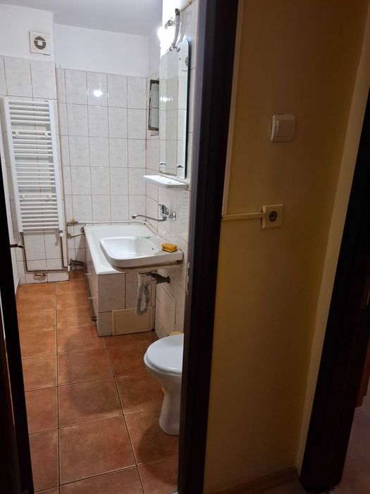 Particular, inchiriez garsoniera decomandata, Materna Craiovita Noua