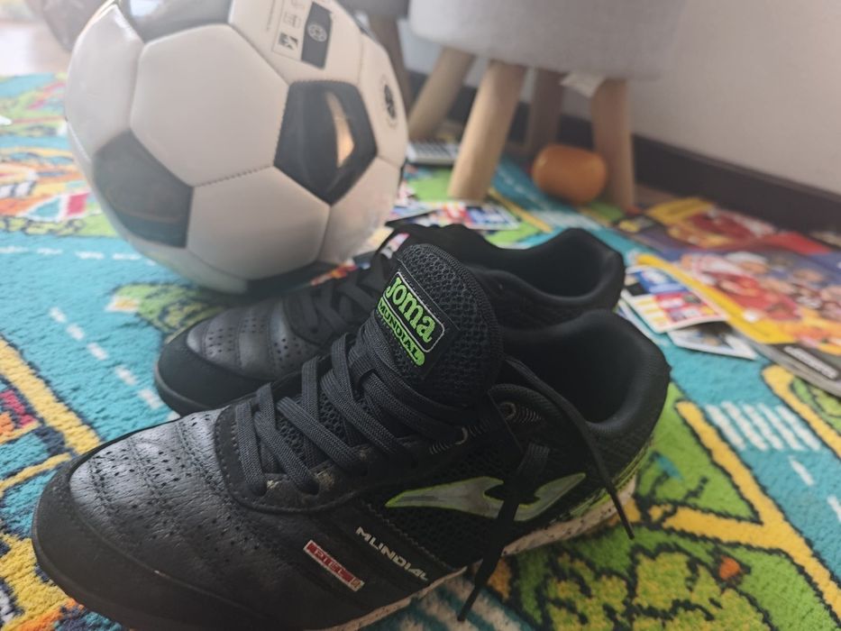 Pantofi fotbal Joma nr 39 stare foarte buna  100 ron