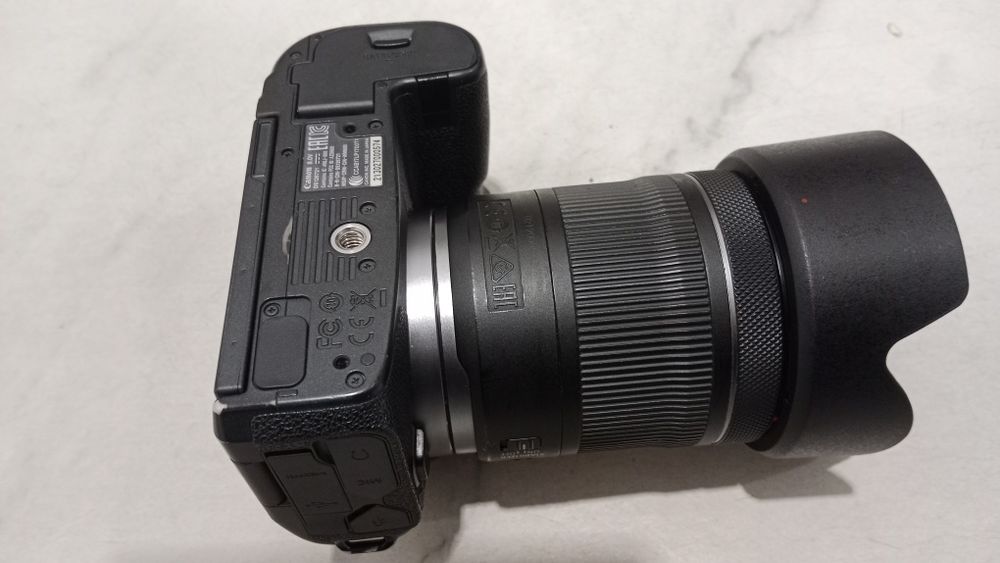 Canon eos R kamerasi sotiladi