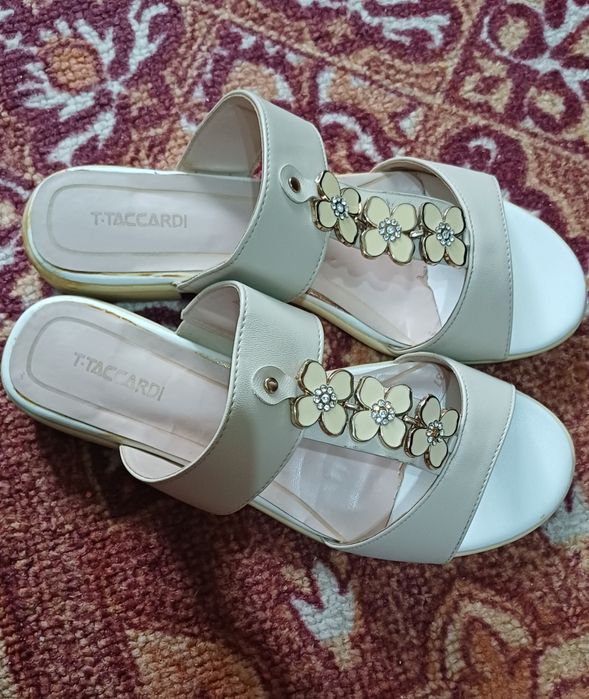 Шлепанцы женские