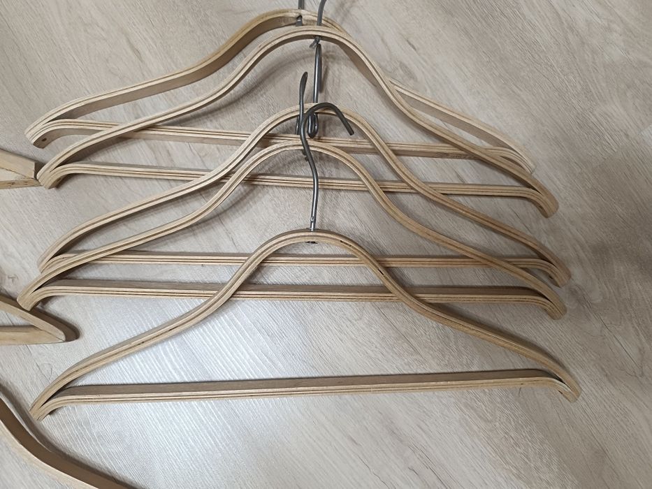 Вешалки ( плечики) для одежды