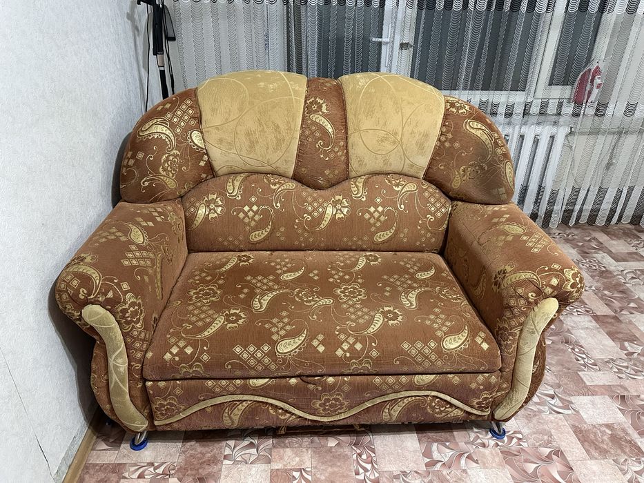 Продам срочно диван