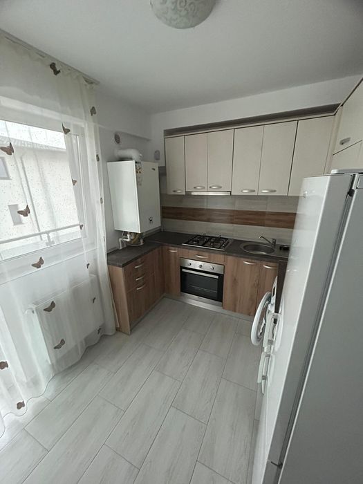 Închiriez apartament cu o camera