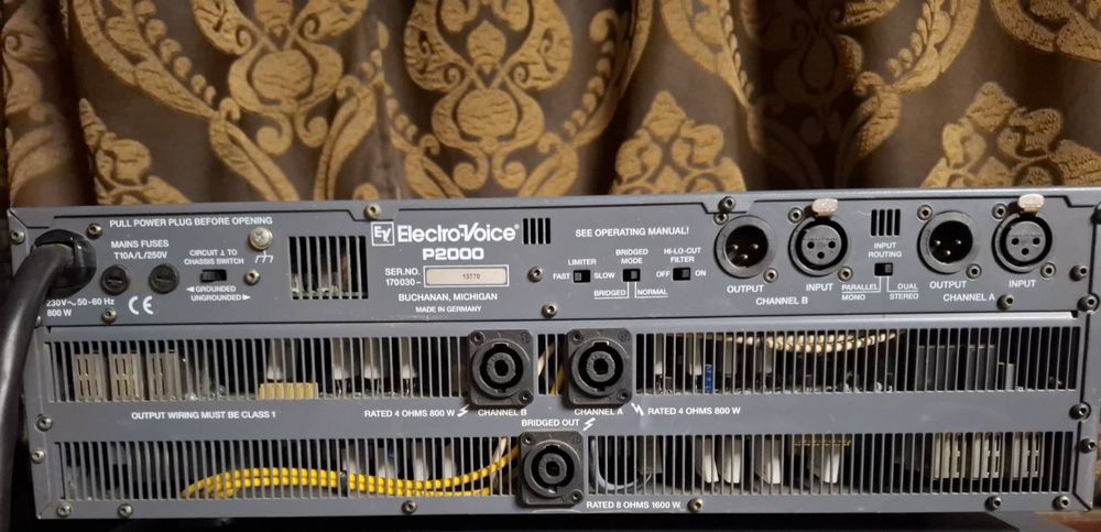 Продавам Професионален усилвател Electro-Voice P2000