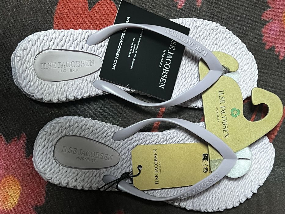 Papuci de plajă noi