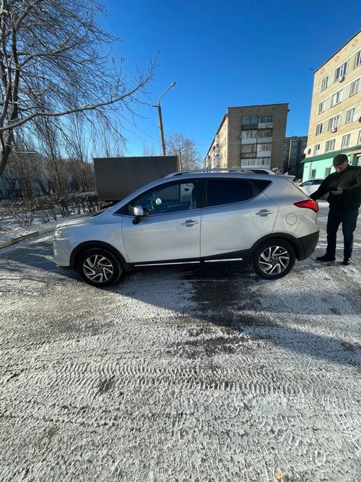 Кроссовер JAC S3 2017 год