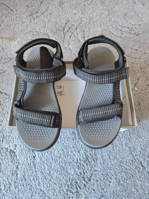 Продам мужские сандалии