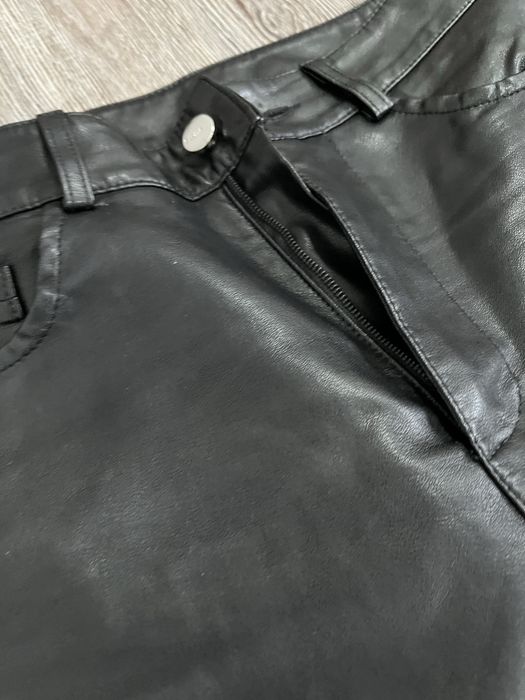 Коженые черные брюки 42-44 розмера