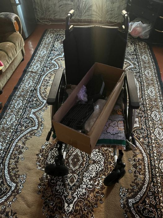 Продам инвалидную коляску