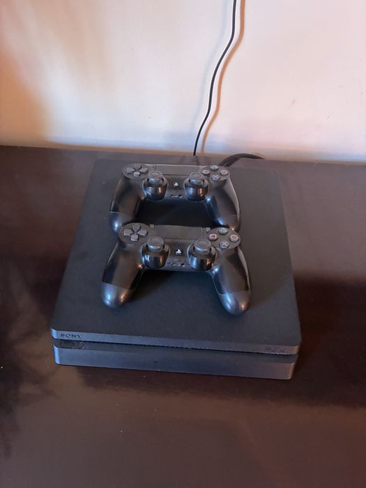 Ps4 slim 2 manete