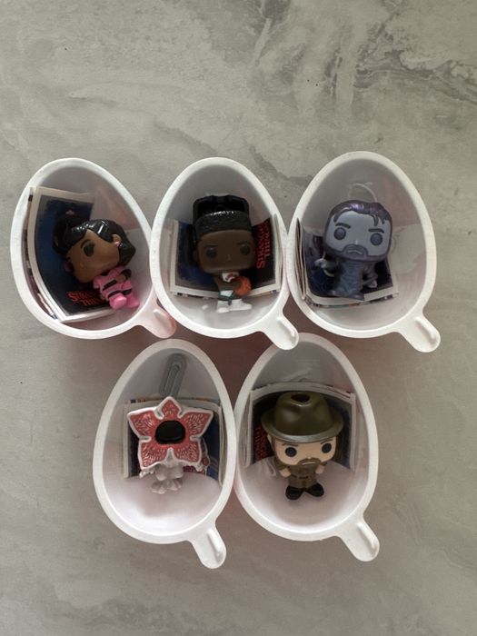 Фигурки kinder joy Stranger things
