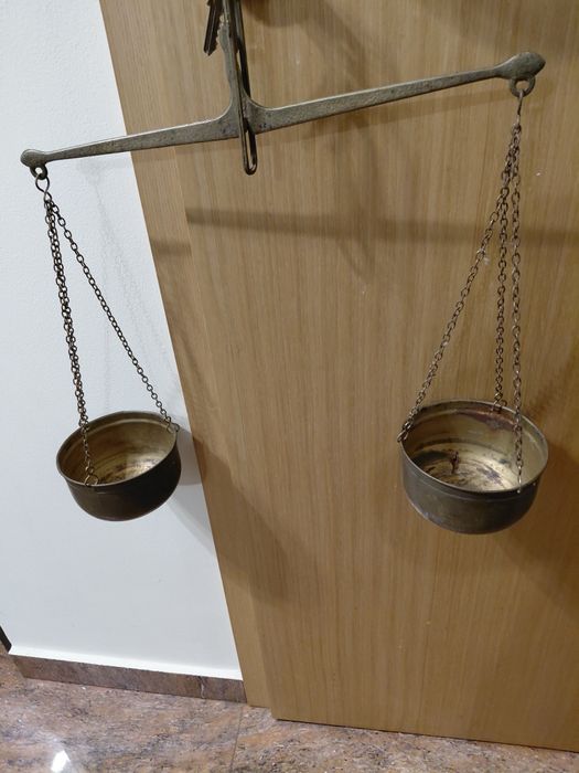 Метална везна за декорация