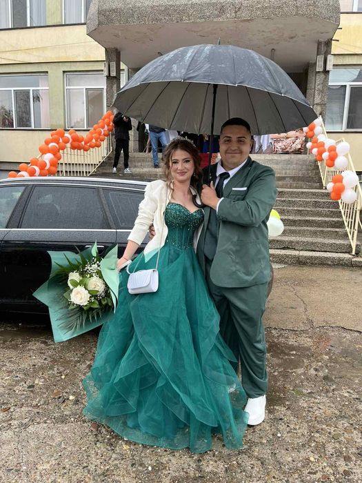 Продавам уникална бална рокля