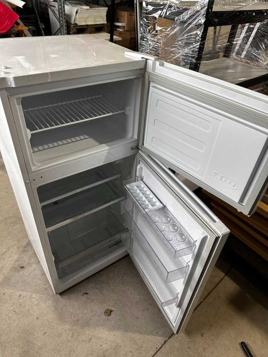 Хладилник Beko с горна камера – компактен, работещ