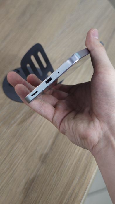 Samsung A17 | 256GB | Apple Room