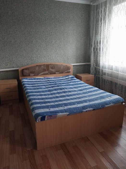 Продам спальный гарнитур, стол компьютерный