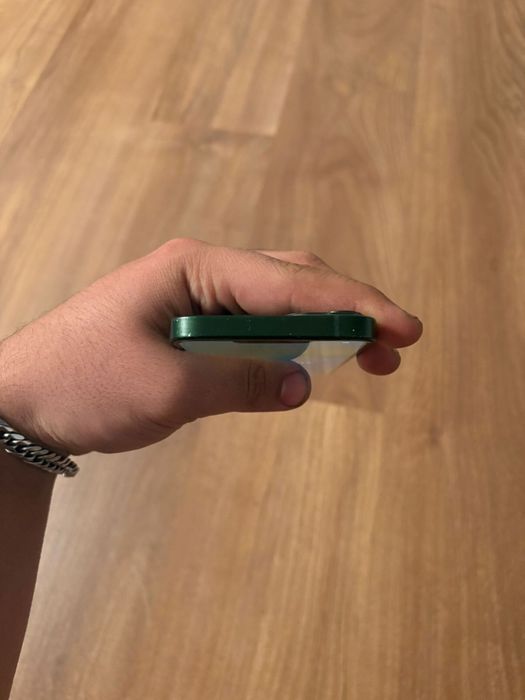 Продам Айфон 13 128 гб